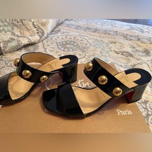 Christian Louboutin authentic simple bille 55 patent leather slides, gold detail